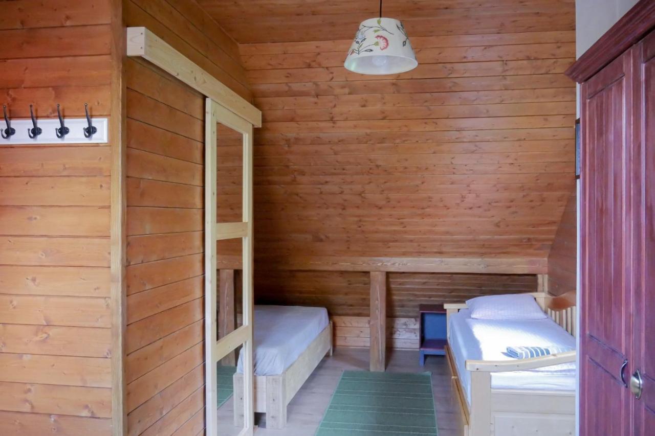 Bed and Breakfast Rose Hip Hill Farm à Valea Tirnei Extérieur photo